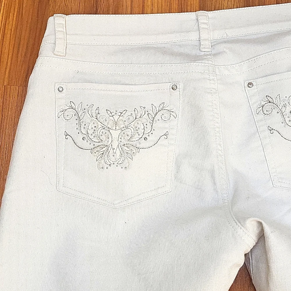 White House/ Black Market white jeans - Picture 5 of 6